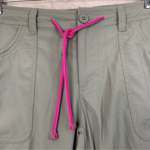 The North Face Water Resistant Convertible Pants. Green. Size 12. - Picture 5 of 9
